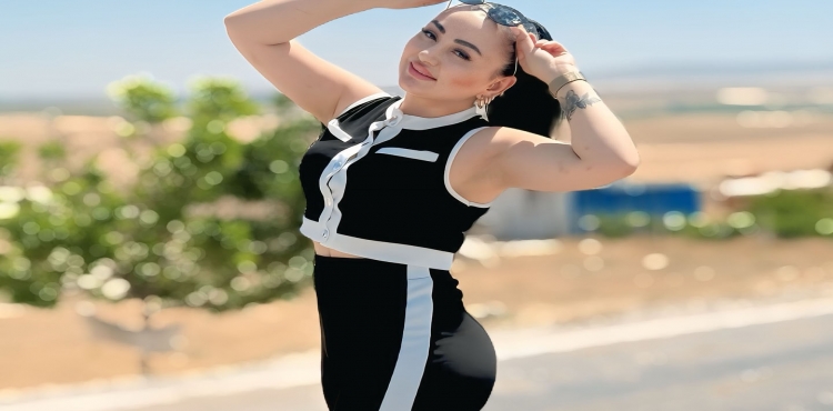 Burcu Taşdemir Güzelliği